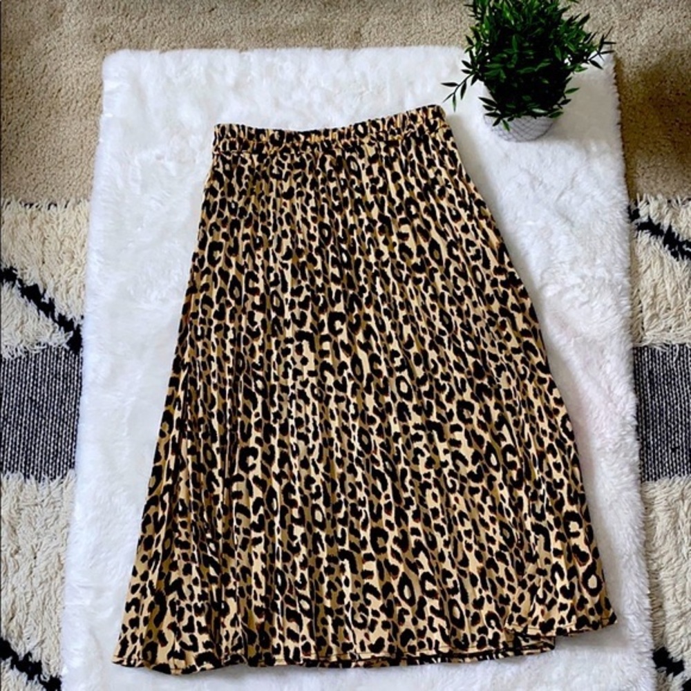 Sadie & Love Pleated Leopard A line Skirt
